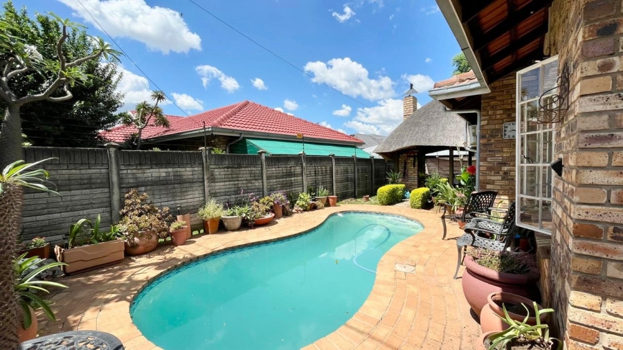 4 Bedroom Property for Sale in Protea Park North West